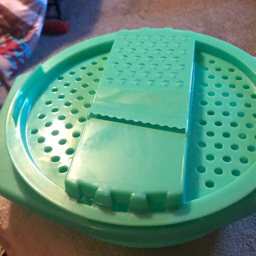 Tupperware - Picture 2 of 2